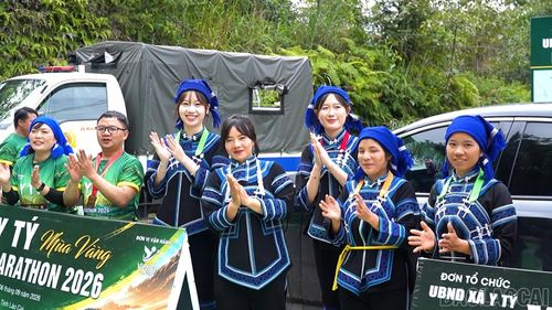 Cung đường chạy đẹp cùng sự cổ vũ nhiệt tình của người dân địa phương để lại nhiều ấn tượng đối với các vận động viên.