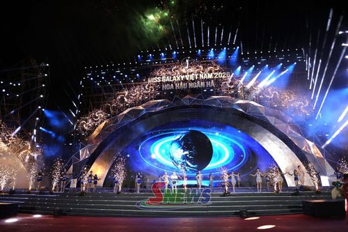 Sân khấu Miss Galaxy Việt Nam 2026 rực rỡ trong đêm chung kết.
