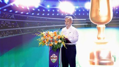 Phó Tổng giám đốc Becamex Group Nguyễn Văn Thanh Huy phát biểu khởi động Giải