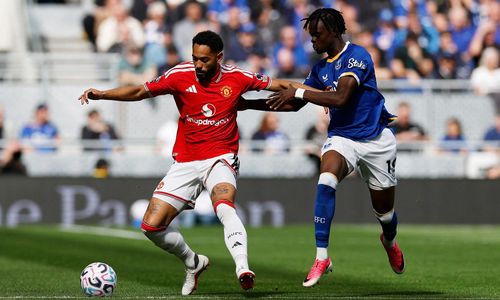 Man Utd đánh rơi chiến thắng trước Everton. (Ảnh: Reuters)