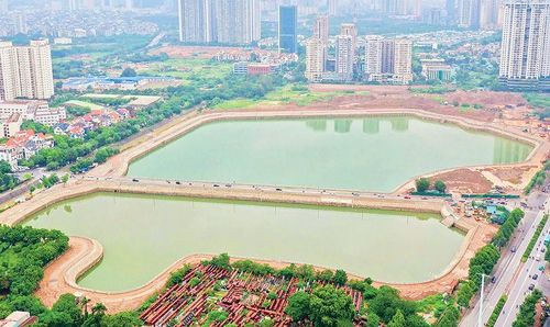 Hồ đầu mối Mễ Trì (hồ Đồng Bông 2) - công trình chống ngập quan trọng khu vực phía Tây thành phố Hà Nội. Ảnh: Nguyễn Quang