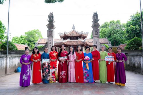 Việc check-in áo dài tại không gian di sản văn hoá góp phần quảng bá, lan toả vẻ đẹp văn hoá Thủ đô tới nhân dân và du khách. Ảnh: H.L