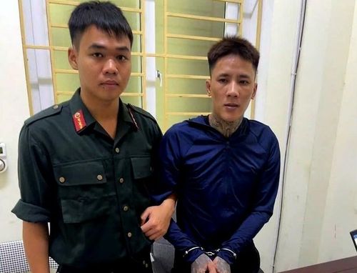 Đối tượng Kiều Văn Duẩn tại cơ quan công an. ẢNH: C.A