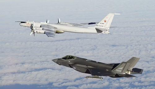 Tu-142 vì vậy được xây dựng theo một triết lý rất khác máy bay chiến đấu. Nó không cần lao nhanh vào khu vực mục tiêu.