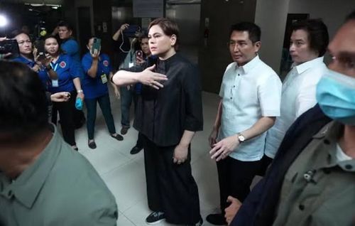 "Nếu tôi nộp tiền bảo lãnh đi chăng nữa thì việc quấy rối cũng sẽ không chấm dứt", bà nói, đồng thời cho biết không tin tưởng cảnh sát và tòa án.
