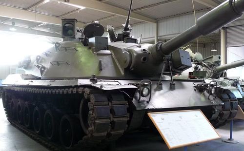 Hệ thống treo thủy khí nén của MBT-70 cũng là một thử nghiệm quan trọng. Nó cho thấy xe tăng có thể đạt khả năng cơ động rất cao bằng một hệ thống treo tiên tiến.