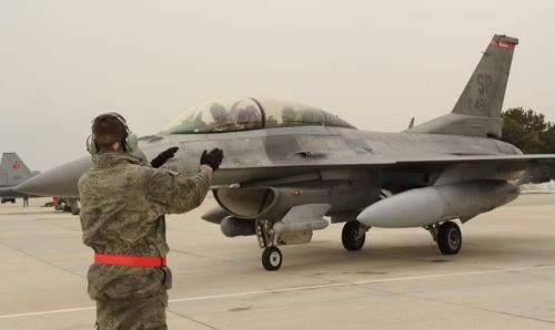 The War Zone nhận định thông tin mới cho thấy những khó khăn mà phi đội F-16 Ukraine đang phải đối mặt.