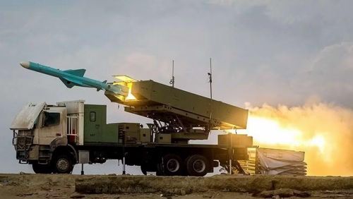 Ông Rezaee cũng tuyên bố Iran đã thử nghiệm một loại tên lửa chống hạm mới gần chiến hạm Mỹ.