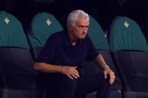  Mourinho không có nhiều lựa chọn cho tuyến giữa. 