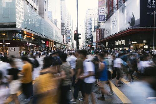  Trong xã hội hiện đại, nhịp sống bận rộn và công nghệ làm giảm tần suất tương tác trực tiếp. Ảnh minh họa: zxteoh/Pexels. 