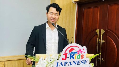 Lãnh sự nước Cộng hòa Xã hội Chủ nghĩa Việt Nam tại Osaka Nguyễn Đăng Hoàng phát biểu