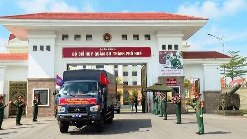 Đội 192 hạ đạt mệnh lệnh hành quân đi làm nhiệm vụ.