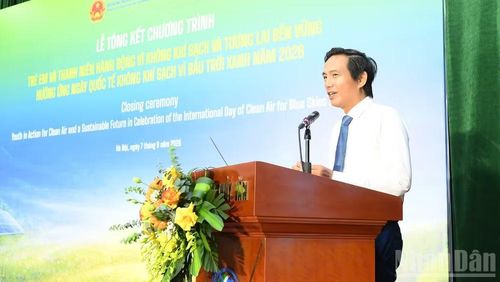 Ông Vũ Minh Việt – Phó Tổng Biên tập Báo Nông nghiệp và Môi trường phát biểu. (Ảnh: ĐĂNG KHOA)
