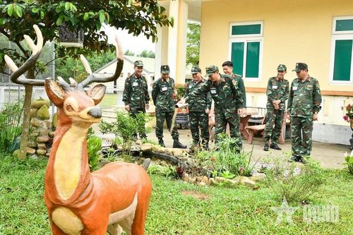 Duy trì có hiệu quả chấm thi đua doanh chính quy, xanh, sạch, đẹp ở Trung đoàn 19, Sư đoàn 968 (Quân khu 4).