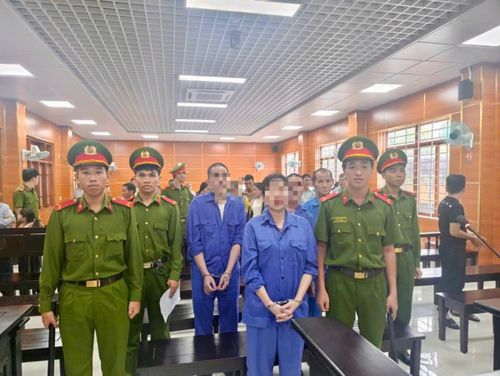 Các bị cáo tại tòa.