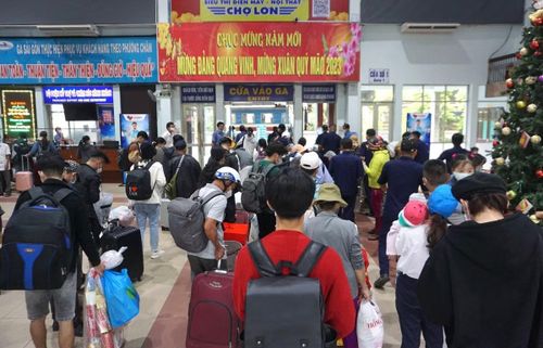 Vé tàu Tết Đinh Mùi 2027 được mở bán rộng rãi tại các nhà ga, đại lý. (Ảnh minh hoạ: Minh Quân)