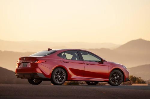 Ngoại hình Camry 2027 không có thay đổi nào đáng kể. Ảnh: Toyota