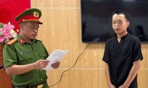 Đối tượng Trương Việt Nguyễn tại cơ quan công an - Ảnh: Công an tỉnh Phú Thọ.