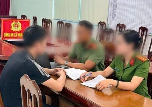 T.Q.V.. tại cơ quan công an.