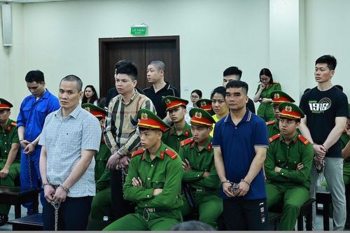 Các bị cáo tại phiên tòa. Ảnh: TN