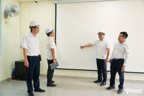 Lãnh đạo Ban cùng lãnh đạo nhà trường kiểm tra, nghiệm thu các hạng mục bàn giao
