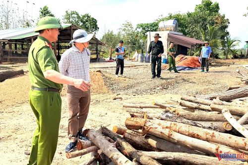 Công an xác định 9 cán bộ nhận hối lộ theo định kỳ hàng tháng. Ảnh: SĐ