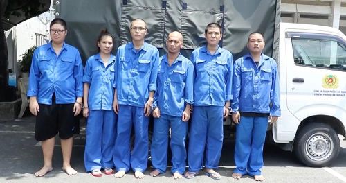 Nhóm 6 đối tượng bị bắt giữ. Ảnh: CA