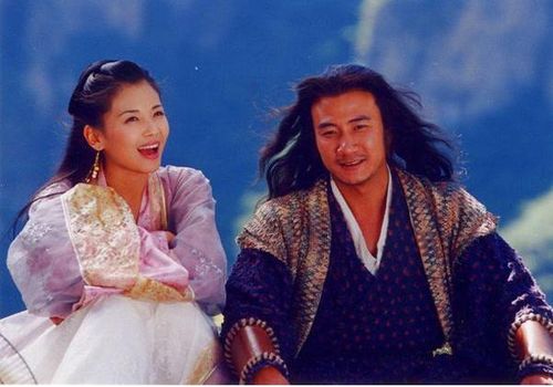 Kiều Phong - A Châu là cặp đôi đặc biệt nhất trong danh sách bởi hai người không phải một cặp “song kiếm hợp bích” về võ công.