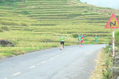 Ảnh: Y Tý mùa vàng Marathon