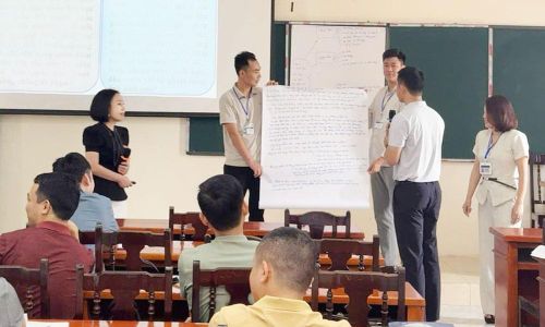 Một tiết học được thực hiện theo mô hình đồng giảng tại Trường Chính trị Nguyễn Văn Cừ.