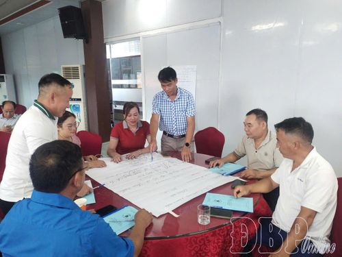 Cán bộ dân số tại các xã, phường tham gia tập huấn bồi dưỡng nâng cao nghiệp vụ về công tác dân số và trẻ em do Sở Y tế tổ chức.