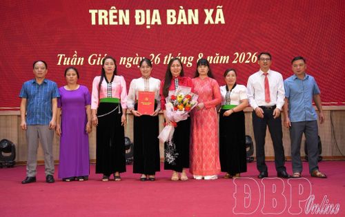 Xã Tuần Giáo công bố quyết định về công tác cán bộ các cơ sở giáo dục.