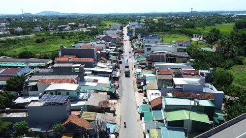 Tổng diện tích đất cần thu hồi để thực hiện dự án là hơn 19ha, với hơn 800 thửa đất của hơn 650 hộ dân và tổ chức. Đến thời điểm hiện tại, dự án đã bàn giao mặt bằng được 2,5/6,75km, đạt 37,03% tổng chiều dài tuyến. Tuyến đi qua nhiều khu vực ken đặc nhà dân hai bên nên công tác GPMB gặp nhiều khó khăn, mặt bằng chậm được bàn giao đã cản đà bứt tốc của dự án. 