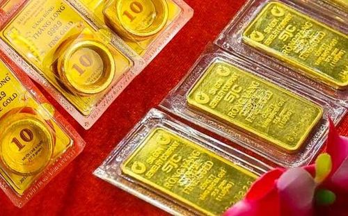 Giá vàng giảm gần triệu đồng mỗi lượng.