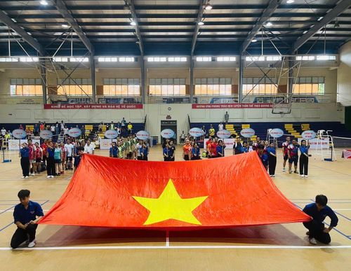 Giải cầu lông quy tụ hơn 150 vận động viên