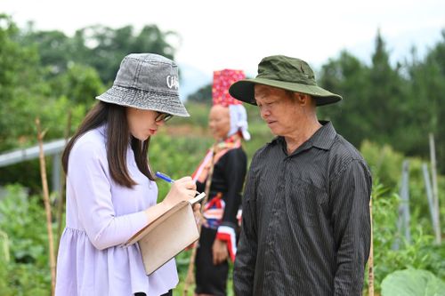 Nói về nghề, Ngọc Hà chia sẻ: Tôi luôn hạnh phúc vì mình được là một nhà báo – chiến sĩ.