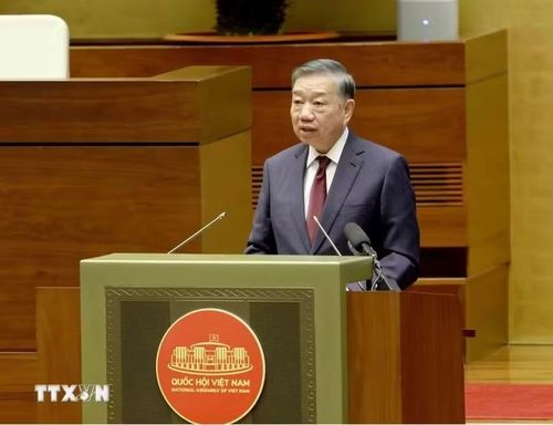 Tổng Bí thư, Chủ tịch nước Tô Lâm phát biểu chỉ đạo tại hội nghị toàn quốc nghiên cứu, học tập, quán triệt và triển khai thực hiện một số Nghị quyết, Chỉ thị của Bộ Chính trị. (Ảnh: Thống Nhất/TTXVN)