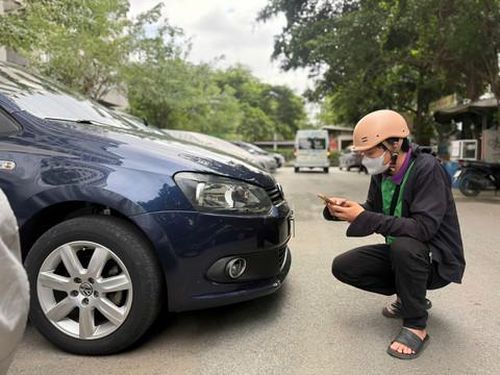 Cả nước có khoảng 4,6 triệu ôtô đã dán thẻ ETC, chiếm hơn 90%, nhưng việc duy trì trạm và barie khiến phương tiện ùn ứ