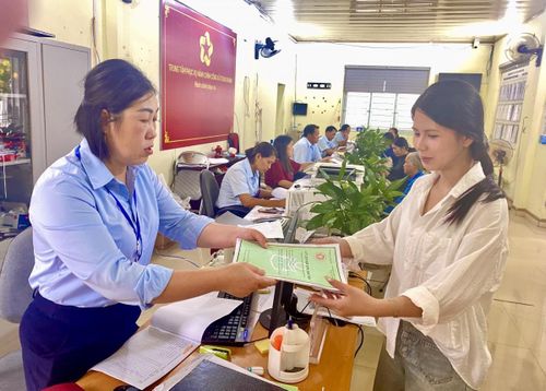 Xã Trùng Khánh xác định mục tiêu cao nhất của chuyển đổi số và cải cách hành chính là người dân được phục vụ tốt nhất, doanh nghiệp thuận lợi nhất và chính quyền hoạt động minh bạch, hiệu quả nhất. Ảnh Quốc Sơn