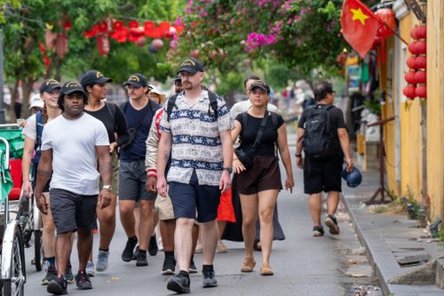 Trong 8 tháng, lượng khách quốc tế đến Việt Nam đạt gần 16 triệu lượt. Ảnh: M.H