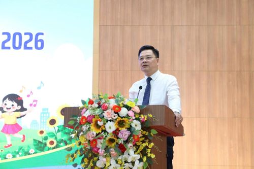 Phó Chủ tịch UBND phường Nguyễn Anh Tuấn phát biểu chị đạo, ghi nhận và biểu dương tinh thần trách nhiệm của các thành viên Ban Chỉ đạo hè. Ảnh: PV