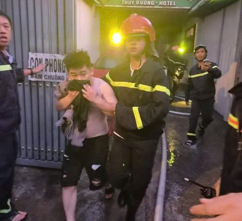 Đám cháy bùng lên vào sáng 7/9. Ảnh: Chinh Hoàng.