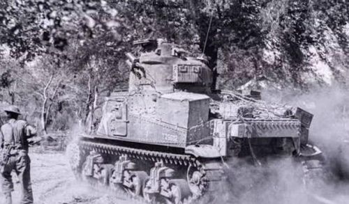M3 Lee ra đời trong bối cảnh Mỹ cần nhanh chóng tăng số lượng xe tăng hạng trung. Khi chiến tranh lan rộng tại châu Âu và Bắc Phi, Mỹ không có nhiều thời gian để chờ một thiết kế hoàn hảo.