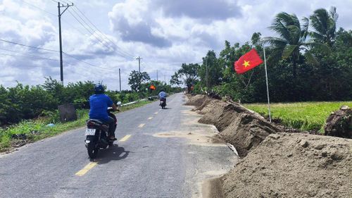 Cà Mùa đặt mục tiêu 100% khóm, ấp có đường bê tông. Ảnh: Nguyên Du