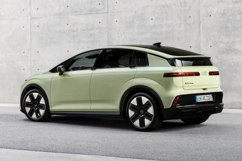  Audi A2 e-tron đã chính thức mở bán kể từ tháng 9/2026, và dự kiến bàn giao vào tháng 12 cùng năm. Tại Đức, mẫu xe điện này có giá từ 38.200 Euro (khoảng 44.400 USD). 