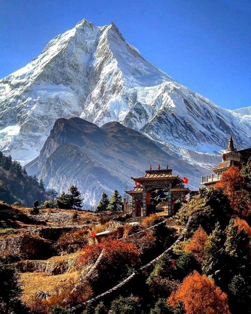 Chính phủ Nepal cho rằng, việc du khách tiếp tục đến những khu vực an toàn sẽ góp phần duy trì sinh kế và hỗ trợ quá trình phục hồi của cộng đồng nước này