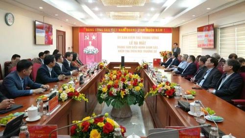 Lễ ra mắt Trung tâm điều hành giám sát, kiểm tra trên môi trường số. (Ảnh: MINH NGỌC)