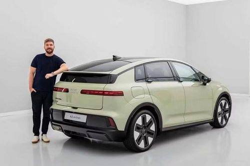 Trước hết, xe kế thừa một số đường nét thiết kế của Audi A2 nguyên bản, gồm thân xe vuông vức, gần giống minivan và cửa sổ sau chia đôi. Tuy nhiên, so với Audi A2 đời cũ, mẫu SUV điện này rộng hơn nhiều và có dáng dấp vững chãi hơn.