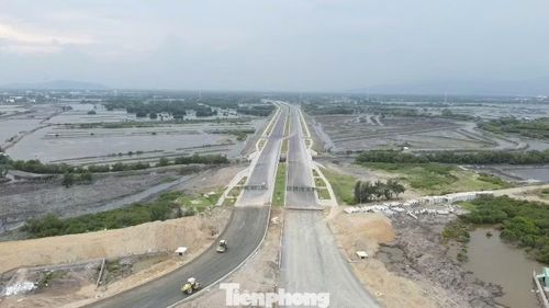 Thời gian còn lại không nhiều. Nếu các đoạn đang chậm không được tăng tốc trong thời gian tới, nguy cơ ảnh hưởng đến tiến độ chung của toàn tuyến là vấn đề cần được đặc biệt lưu ý.