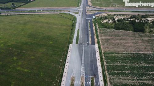 Khu đất thu hồi đấu giá tại phường Nhơn Trạch nằm trên đại lộ 25B với 10 làn xe kết nối TP.HCM tới sân bay Long Thành.